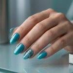 Бірюзовий манікюр