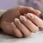 Манікюр з сухоцвітами